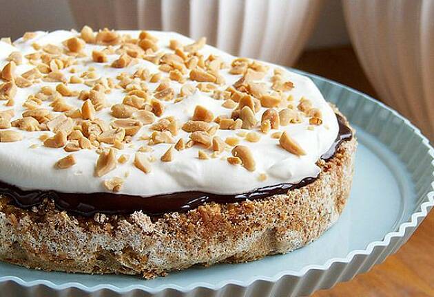 Er du Snickers-fan, da er dette kakeoppskriften for deg