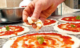 Slik lager du pizza margherita