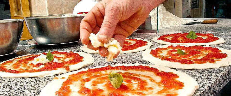 Slik lager du pizza margherita