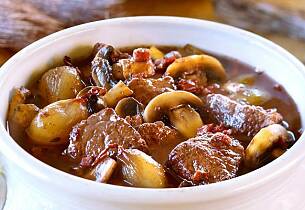 Be inn på en fyldig elggryte