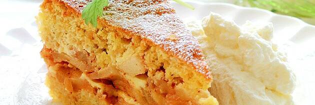 Noe til kaffen eller dessert? Eplekake smaker alltid godt