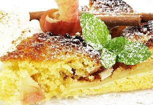 Skrukkete epler etter ferien? Lag denne deilige eplekaken