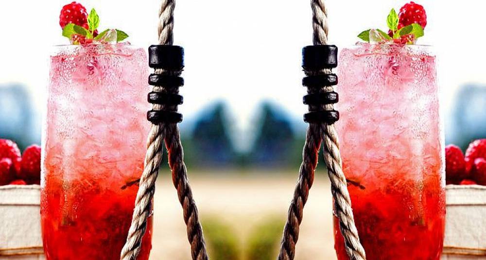 Frisk drink med bringebær