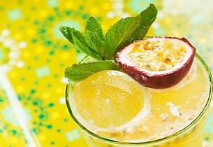 Gin Passionfruit Smash smaker sommer
