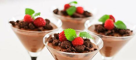 Slik lager du sjokolademousse