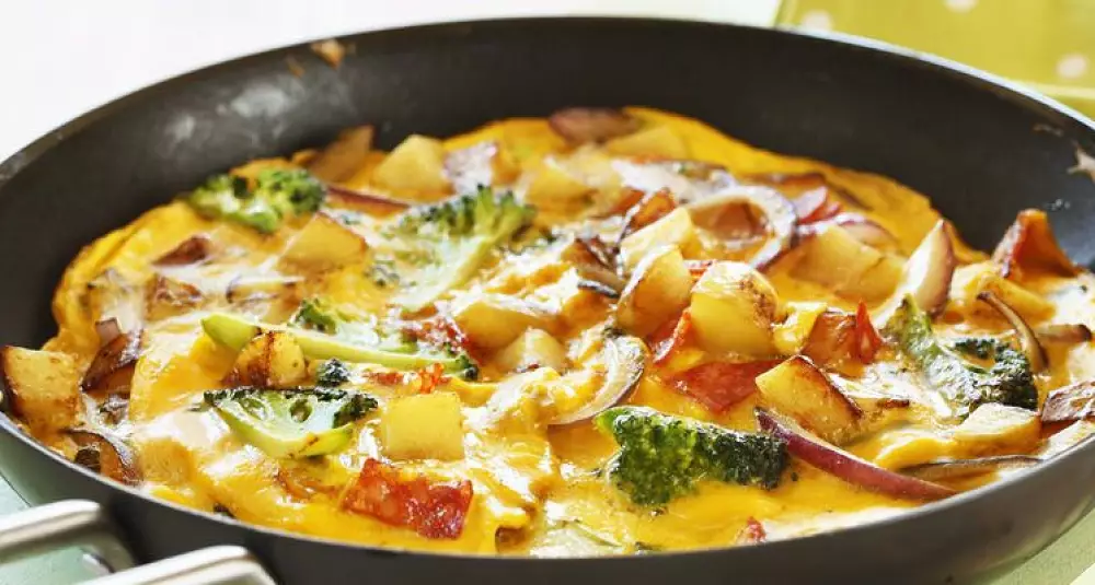 Potettortilla med chorizo og brokkoli