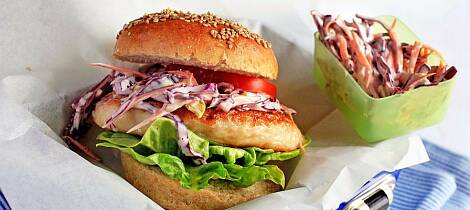 Hjemmelaget fiskeburger er lett som bare det - og ikke minst smaker det ekstra godt