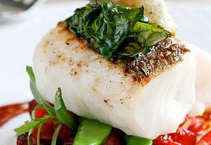 Med rødvinsaus blir torsken skikkelig festfin