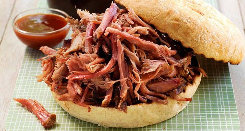 Sandwich med pulled pork og coleslaw