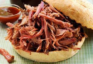 Sandwich med pulled pork og coleslaw