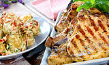 Grillede nakkekoteletter med potet- og aïolisalat