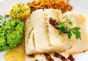 Lutefisk med ringerikserter og poteter