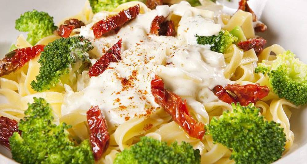 Pasta med broccolisaus