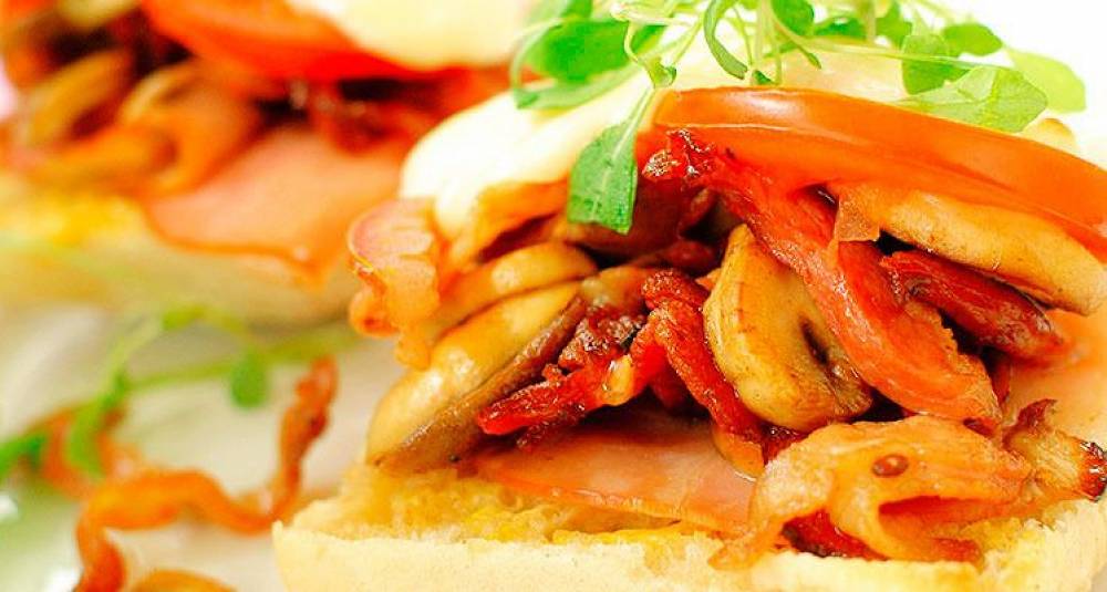 Snaddersandwich med sopp og bacon