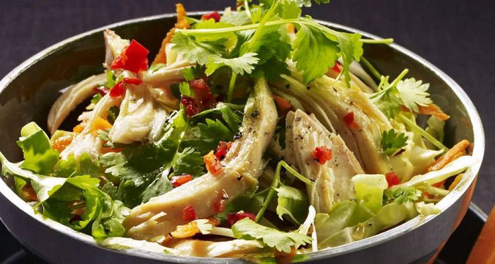 Vietnamesisk salat med kylling og kål