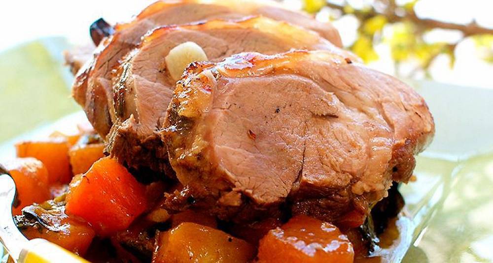 Langstekt Lammestek i Leirgryte: En Perfekt Søndagsmiddag () Langstekt Lammestek i Leirgryte: En Perfekt Søndagsmiddag