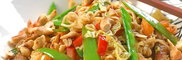 Med nudler i wok kommer maten raskt på bordet