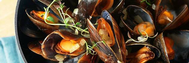 Når blåskjell tilberedes slik som her, får de ekstra god smak