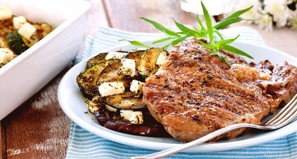 Entrecôte med aubergine og squashform