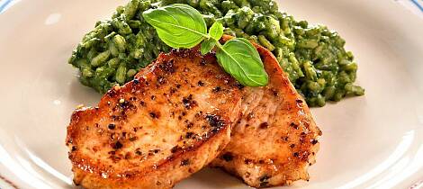 Stek en schnitzel med italiensk vri