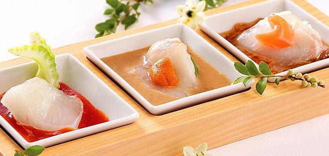 Sashimi av kveite med tre sauser