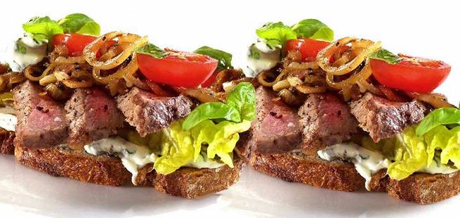 Italiensk biffsmørbrød med urtekrem