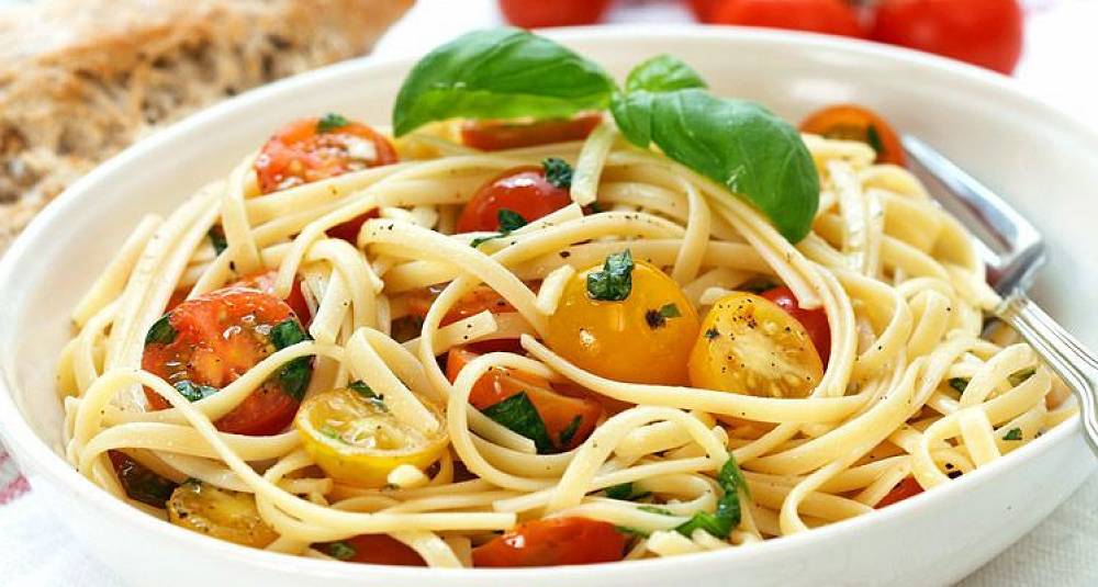 Spagetti med småtomater og urter