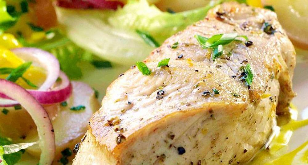 Pepperkrydret kalkunfilet med estragonsaus