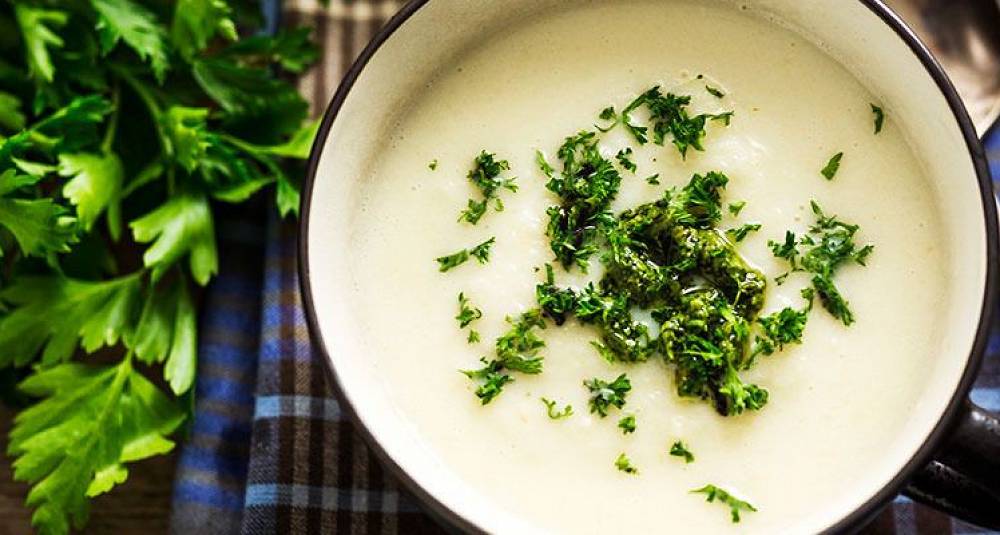 Persillerotsuppe med pesto