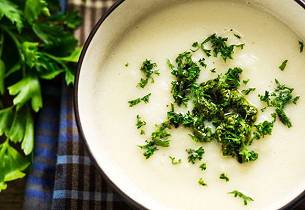 Persillerotsuppe med pesto