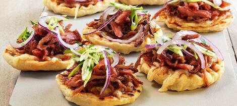 Kjøleskapet fullt av pulled pork? Da blir det restepizza