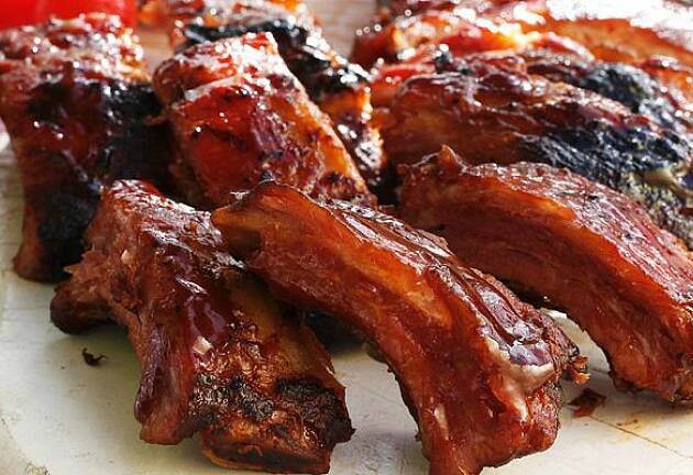 Spareribs fra grillen takker alle ja til
