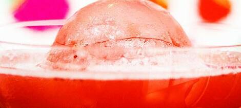 Putt jordbærene i drinken