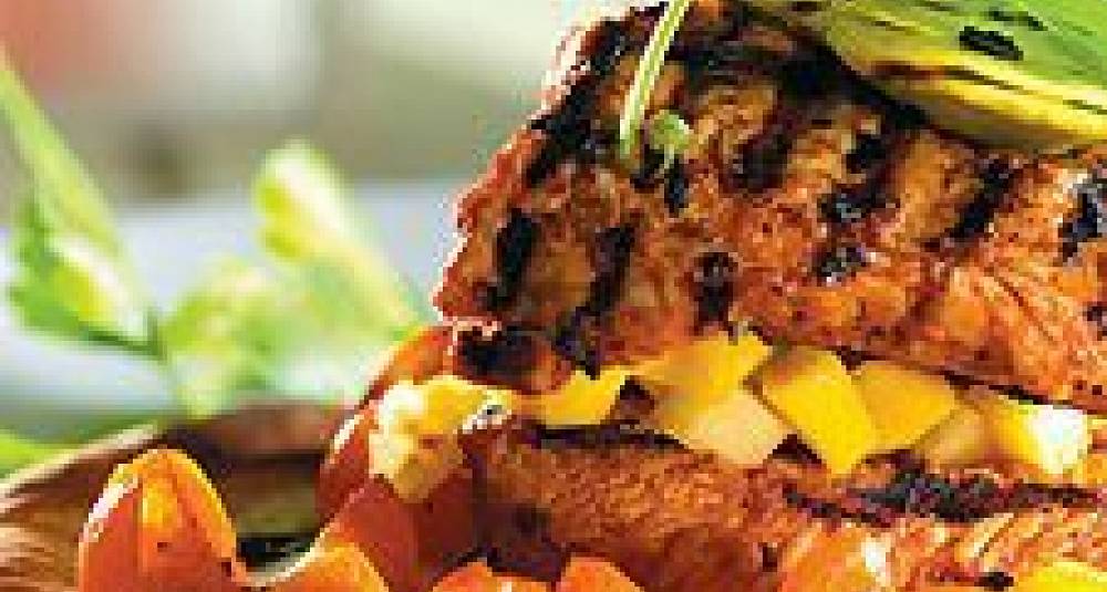 Meksikansk BBQ marinert kalkunfilet med mangosalsa og pitapizza