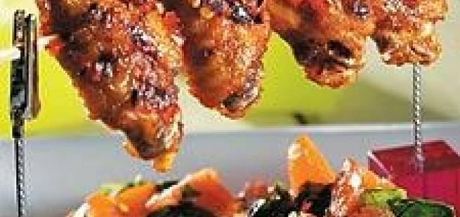 Grillede kyllingvinger med tomatsalsa