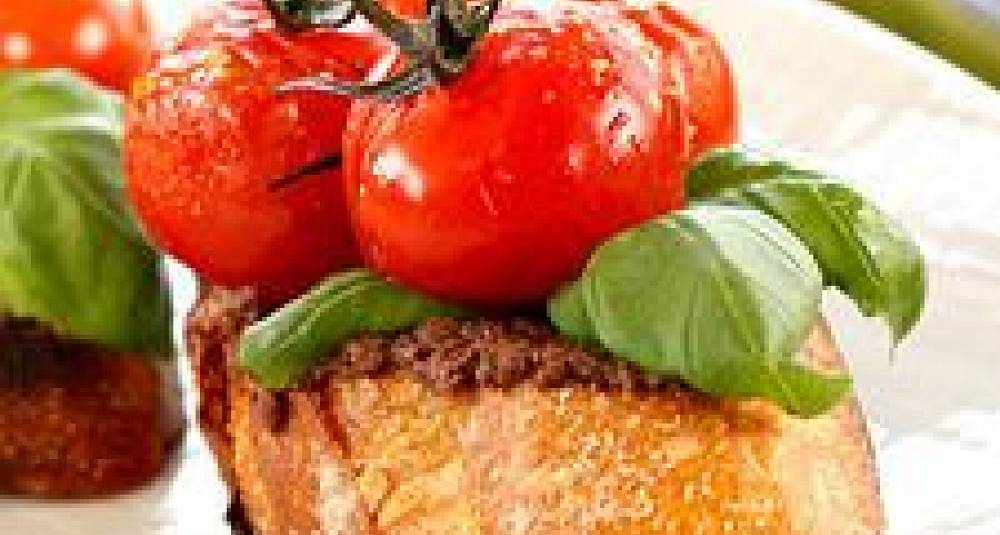 Grillet bruschetta med tomat og tapenade