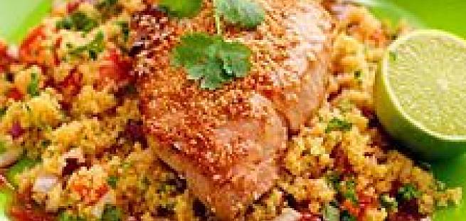 Sesamfrøstekte skinkebiffer med couscous