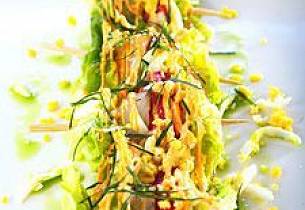 Salatspyd med stekt Norsk Kongekrabbe og skalldyraioli