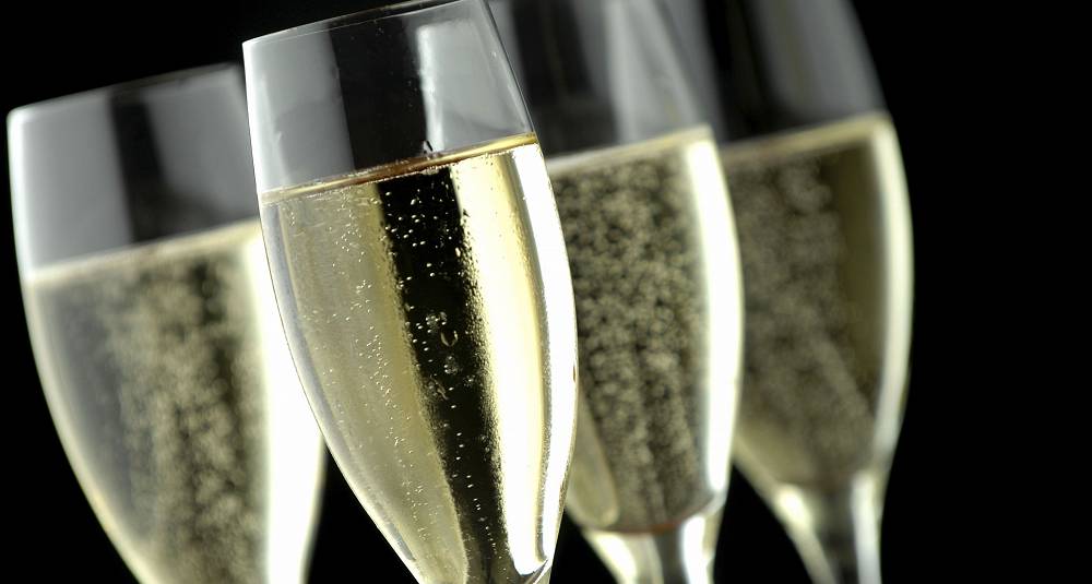 Gå ikke glipp av champagnemiddagen 15. september