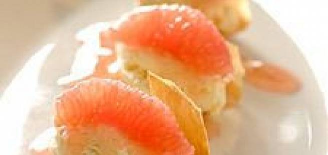Hvit sjokolademousse med grapefrukt