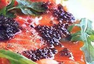 Kaviarmarinert laks med urtekrem