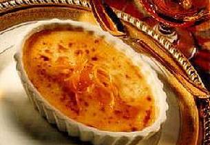 Crème brulée med svisker og marsipan