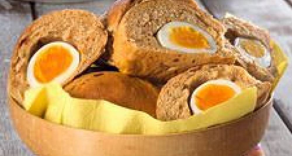 Rundstykker med innbakte egg