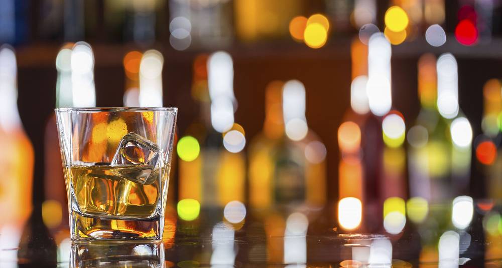 Bli med på en solid rundreise i whiskyverden