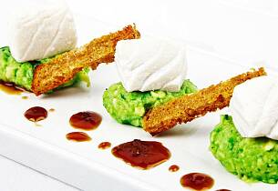 Slik lager du en rimelig og riktig velsmakende festrett med fisk