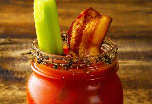 Bloody Mary med baconskive