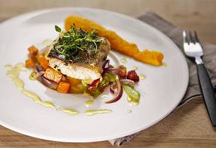 Stekt torskefilet med chorizo og grønnsaker