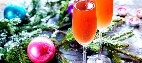 Lag en julekrydret champagnedrink til nyttårsfesten