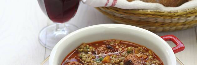 Server en spanskinspirert linsesuppe til middag i dag