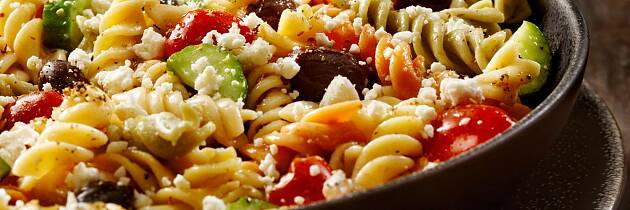 Gresk salat kan helt fint lages med pasta